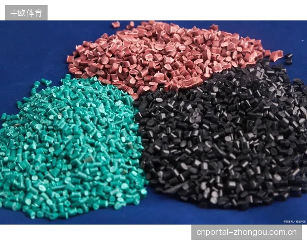 国产TPE三层复合面料的防水等级已达20000mmH₂O，透湿量突破10000g-m²-24h，正加速替代进口产品